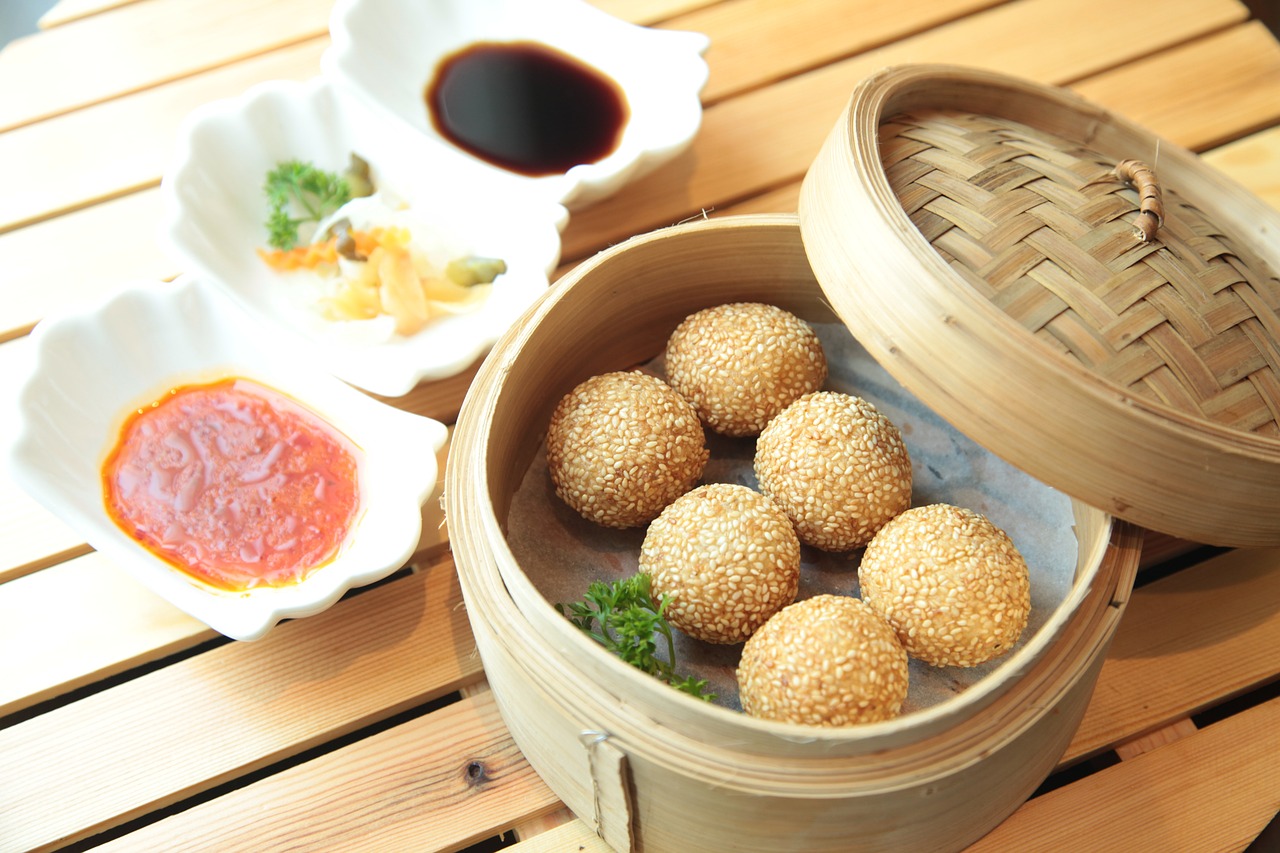 探索传统美食创新之路，最新饺子包法分享