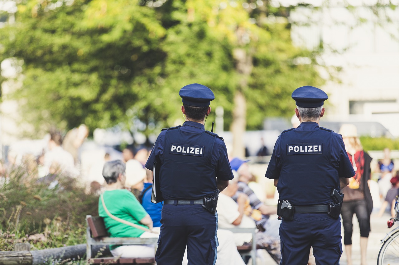 关于6K最新破解的真相与警示，警惕违法犯罪行为揭秘