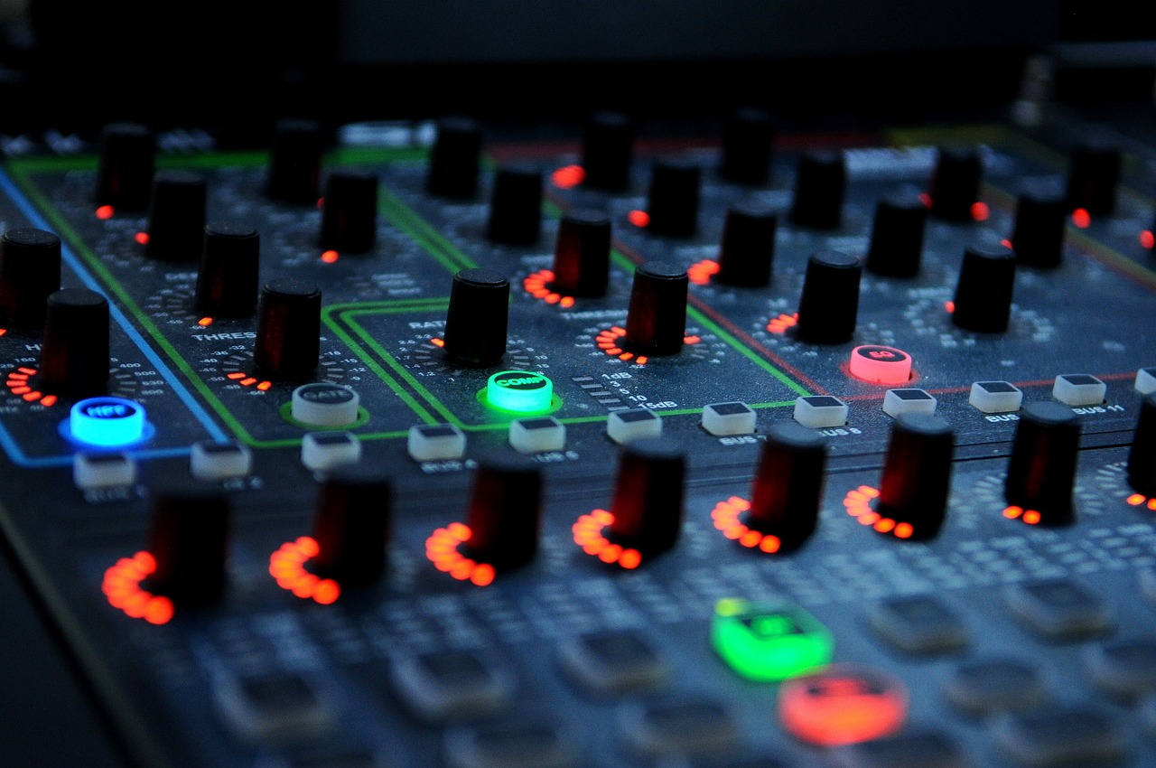 最新混音DJ，引领音乐潮流的新领军者风采展示